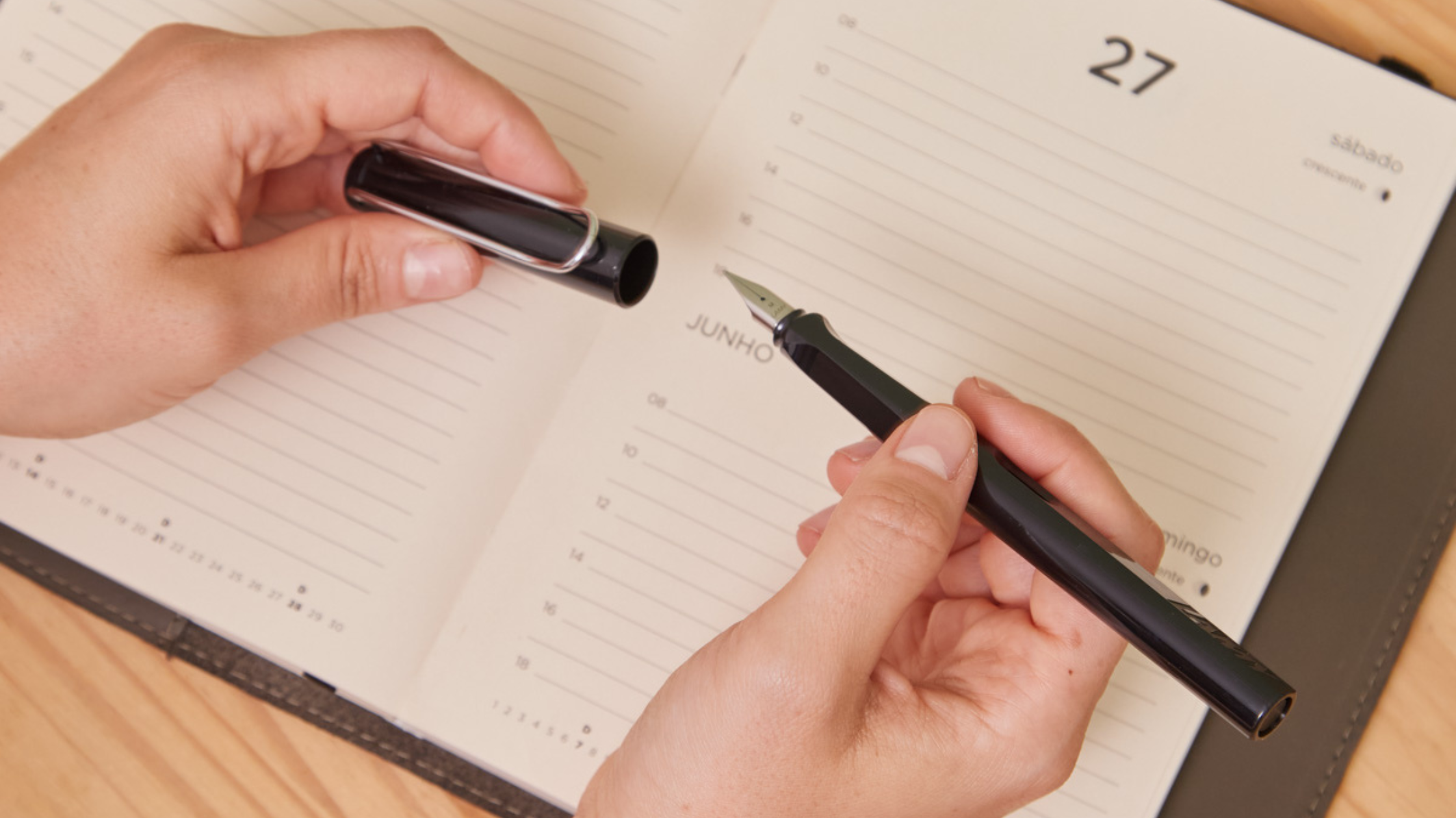 Journaling: por que escrever à mão pode ser o maior ritual de autocuidado